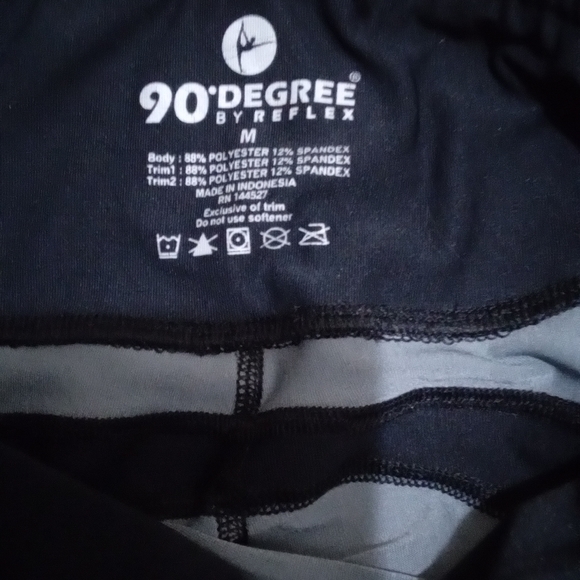 NWT 90°Degree By Reflex leggings with mesh behind knees - Picture 4 of 5